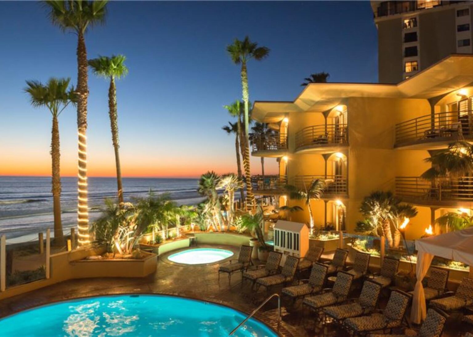 Jacuzzi and pool view