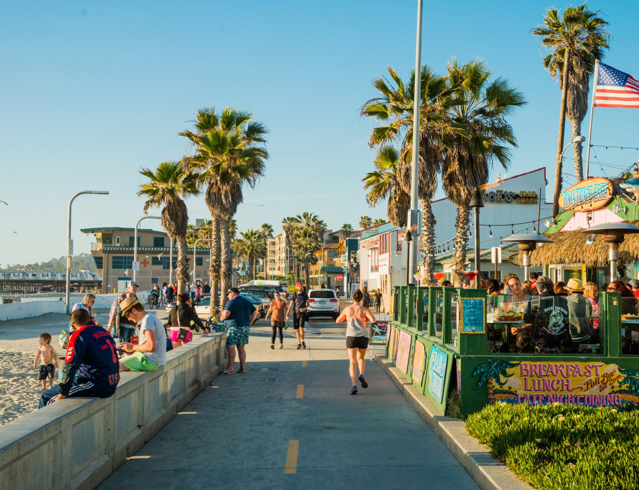 Pacific Beach path along the beach with walkers and runners