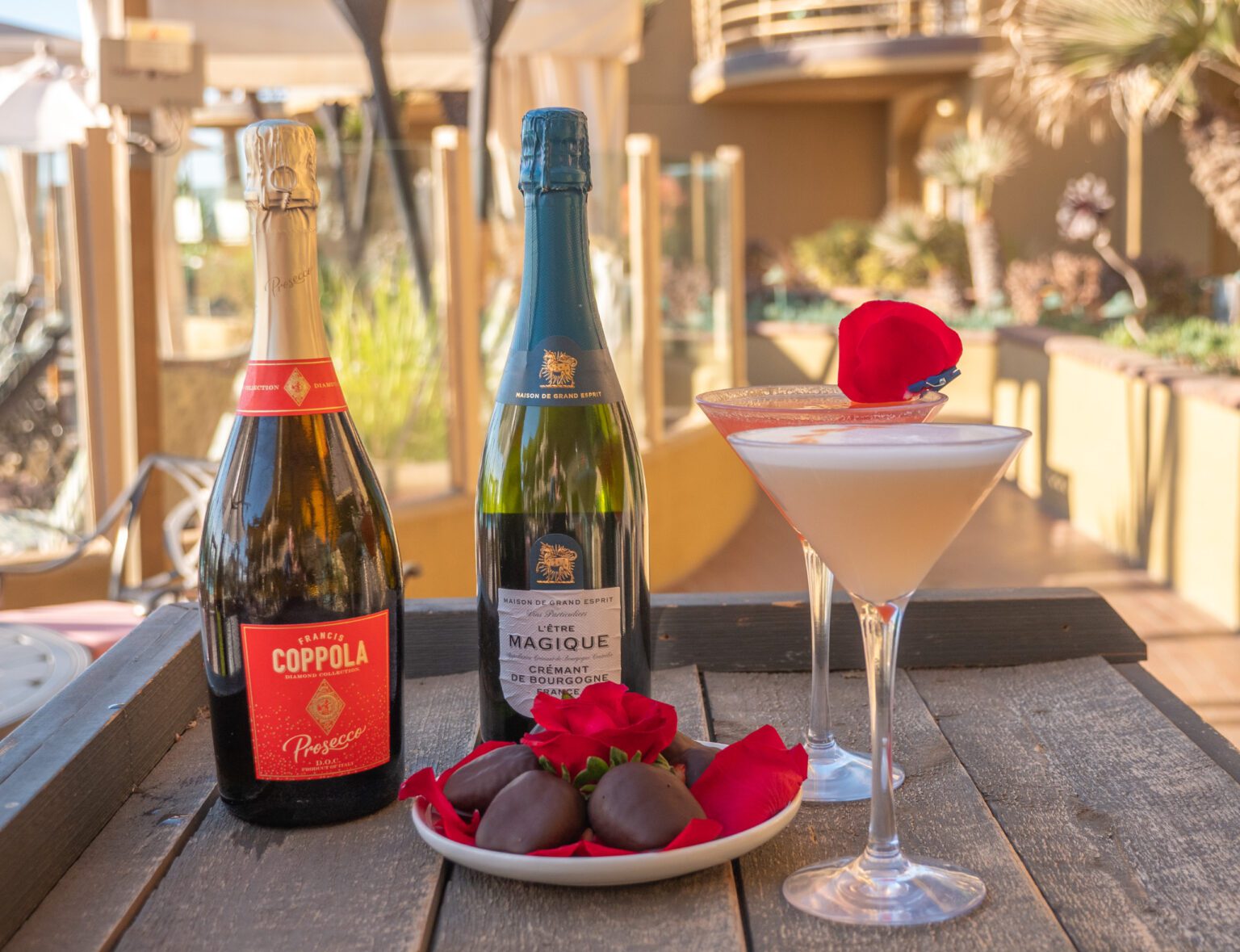 chocolate covered strawberries and posecco