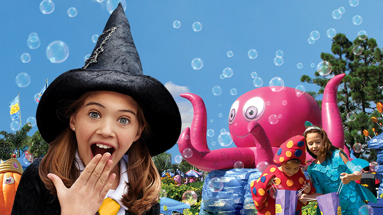girl in front of octopus at SeaWorld